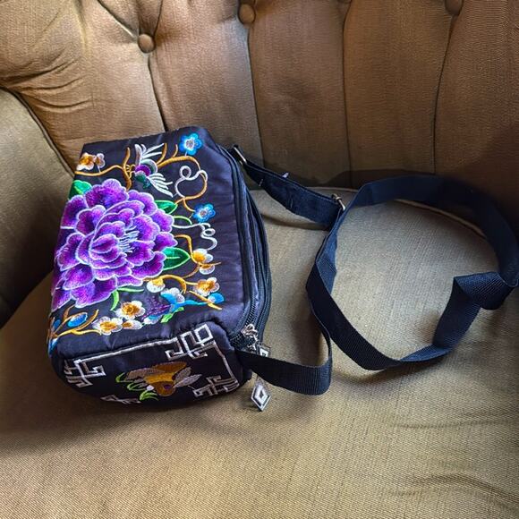 Chinese zodiac rabbit crossbody purse - Picture 2 of 10